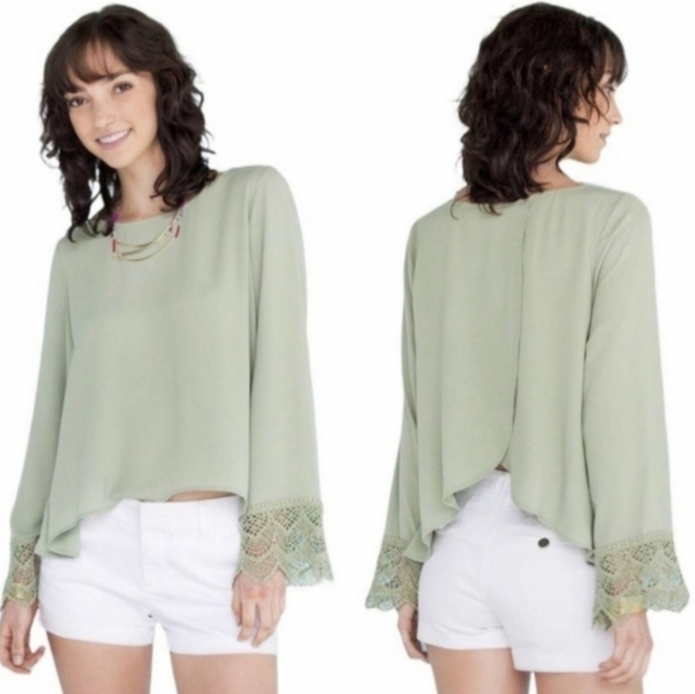 Harper Women's Top Round neck bell sleeve Cross back Green Size S Small